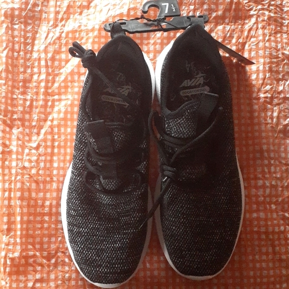 Avia Shoes - Avia women's athletic shoes